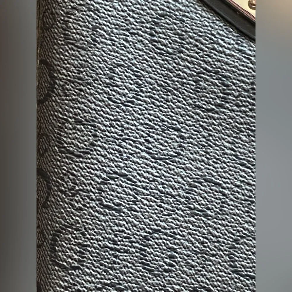 Guess Black Leather Logo Zip Wallet